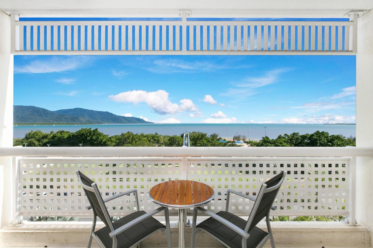 Cairns Luxury Waterfront Apartment Exterior photo